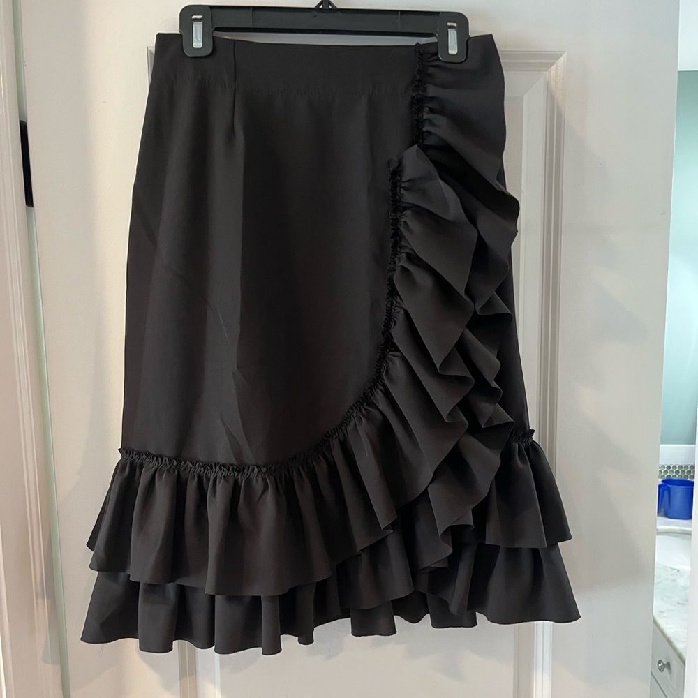 nyc factory black ruffle midi skirt, size small